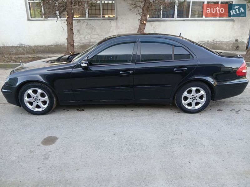 Mercedes-Benz E-Class 2005