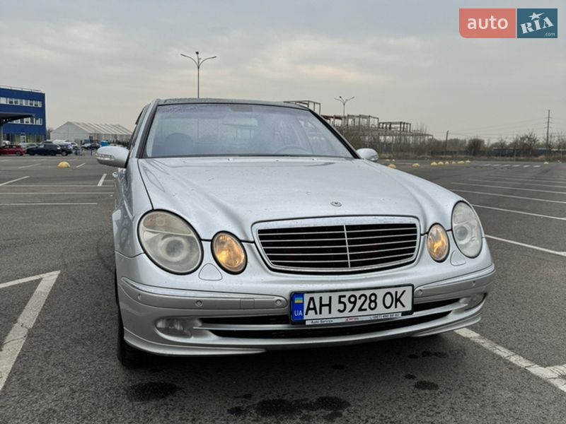 Седан Mercedes-Benz E-Class 2002 в Києві