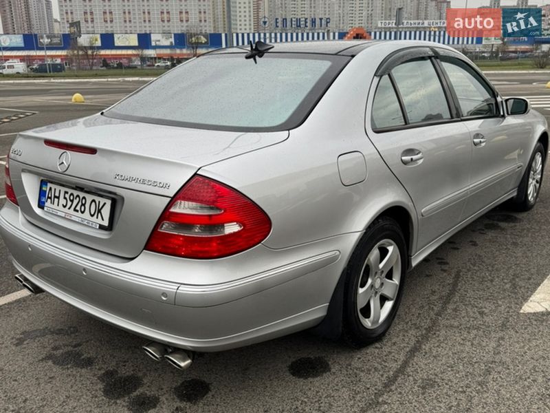Седан Mercedes-Benz E-Class 2002 в Києві