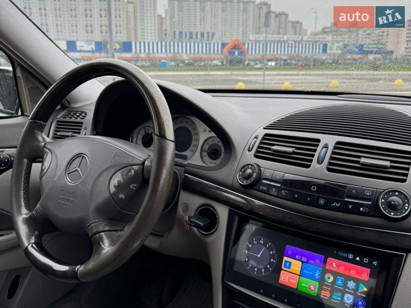 Седан Mercedes-Benz E-Class 2002 в Києві