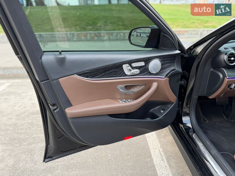 Седан Mercedes-Benz E-Class 2016 в Киеве