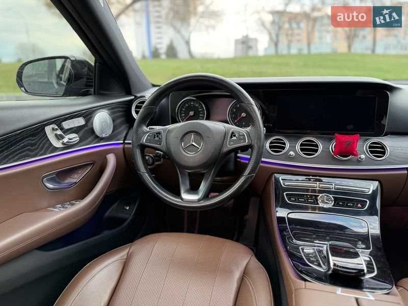 Седан Mercedes-Benz E-Class 2016 в Киеве