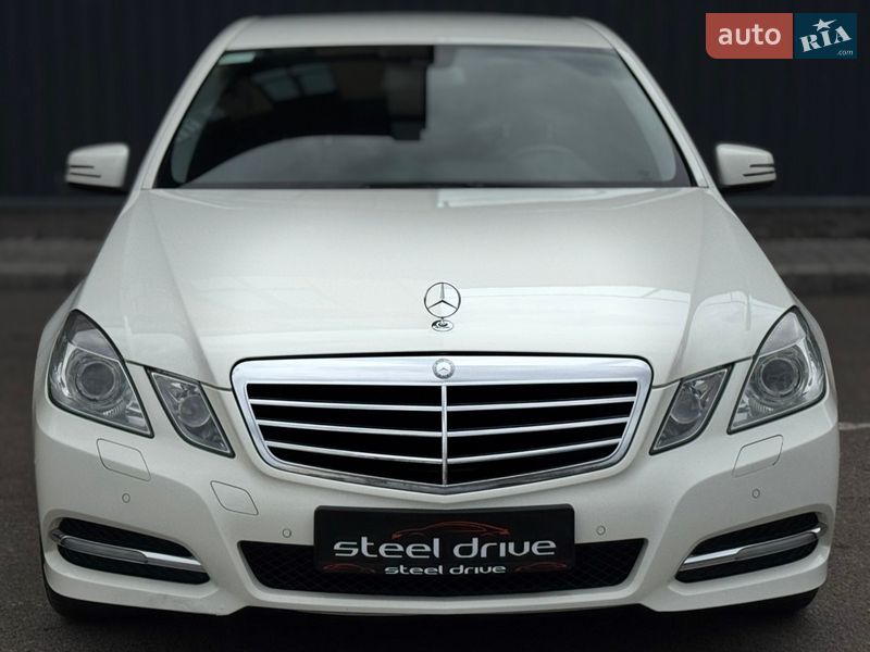 Седан Mercedes-Benz E-Class 2012 в Николаеве