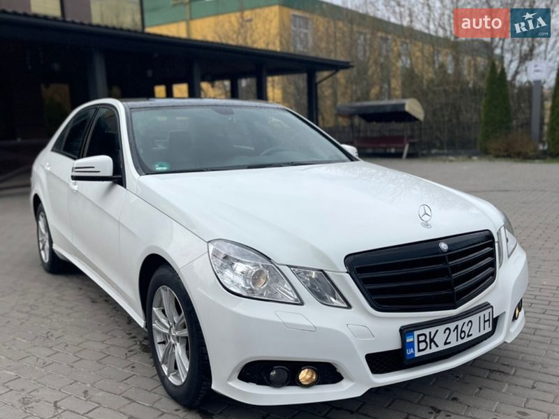 Седан Mercedes-Benz E-Class 2011 в Ровно
