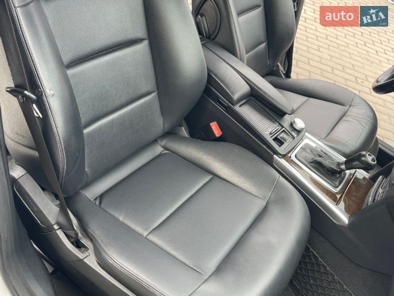 Седан Mercedes-Benz E-Class 2011 в Ровно