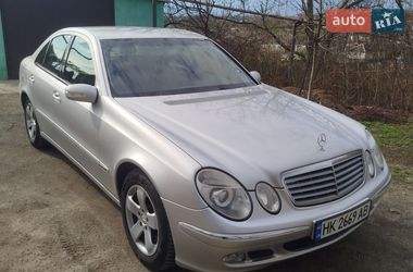 Седан Mercedes-Benz E-Class 2002 в Подольске