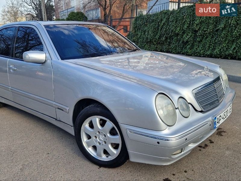 Mercedes-Benz E-Class 2001