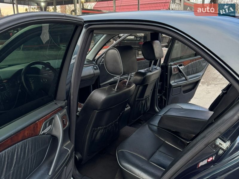 Седан Mercedes-Benz E-Class 2001 в Львове