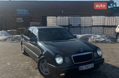 Седан Mercedes-Benz E-Class 1998 в Владимире