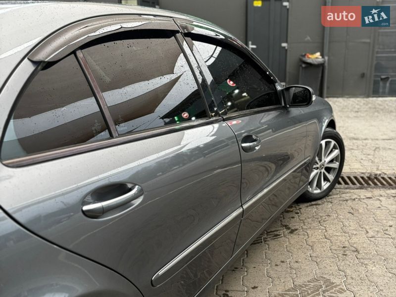 Седан Mercedes-Benz E-Class 2005 в Черновцах