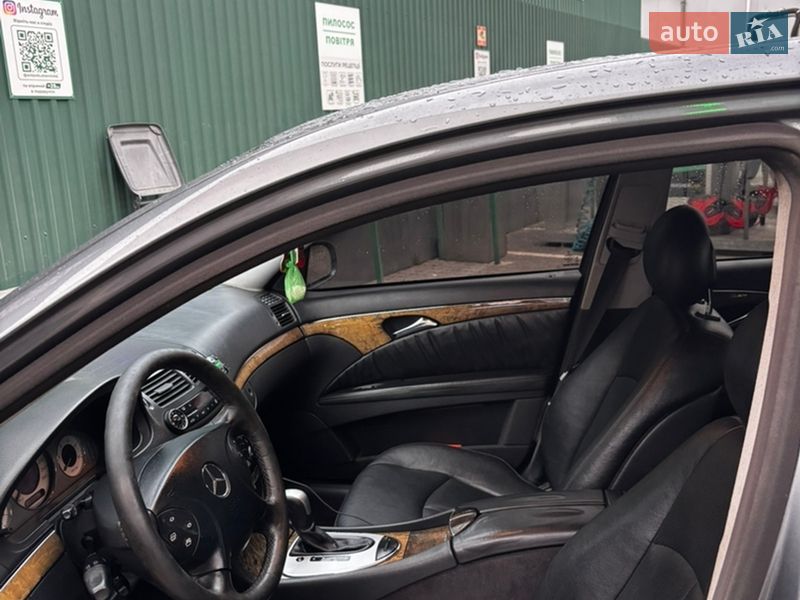 Седан Mercedes-Benz E-Class 2005 в Черновцах