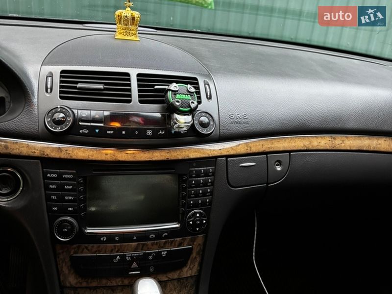 Седан Mercedes-Benz E-Class 2005 в Черновцах