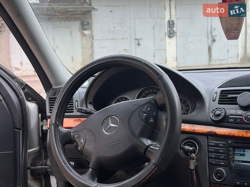 Седан Mercedes-Benz E-Class 2004 в Хмельницком