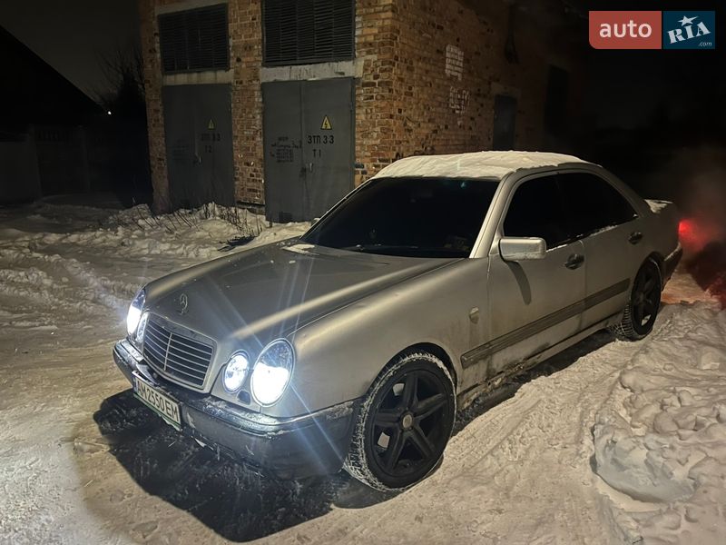 Седан Mercedes-Benz E-Class 1999 в Житомире