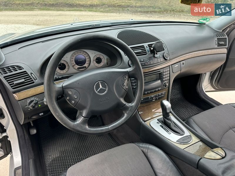 Седан Mercedes-Benz E-Class 2003 в Костополе