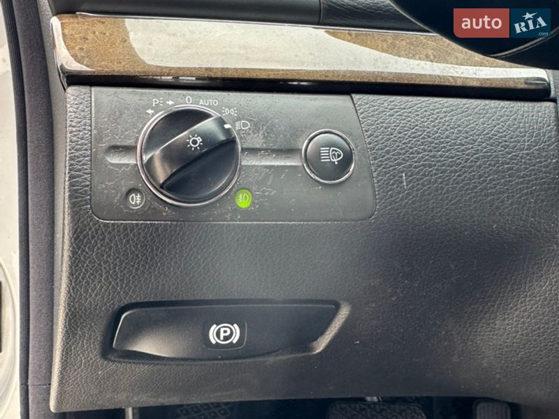 Седан Mercedes-Benz E-Class 2003 в Костополе