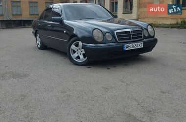 Седан Mercedes-Benz E-Class 1996 в Томашполі