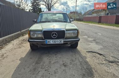 Седан Mercedes-Benz E-Class 1981 в Ратным