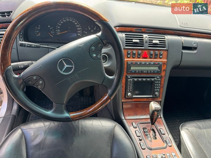 Седан Mercedes-Benz E-Class 2001 в Луцке