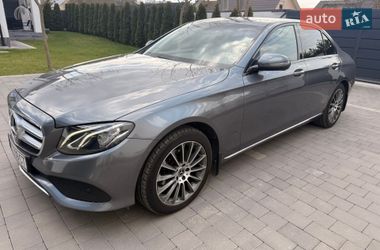 Седан Mercedes-Benz E-Class 2018 в Львове