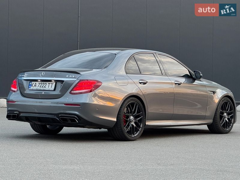 Седан Mercedes-Benz E-Class 2017 в Киеве