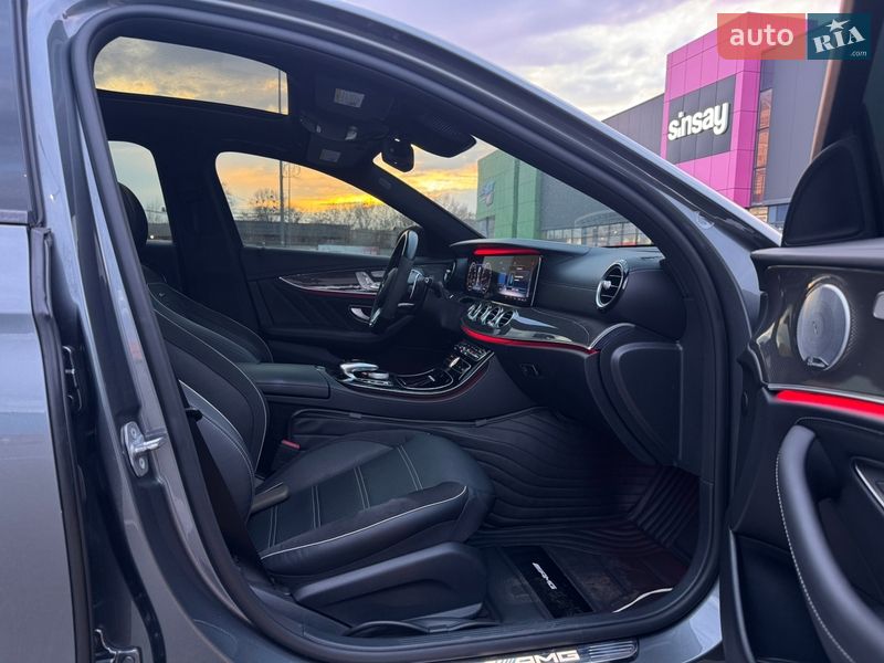 Седан Mercedes-Benz E-Class 2017 в Киеве