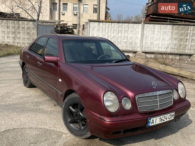Седан Mercedes-Benz E-Class 1996 в Киеве
