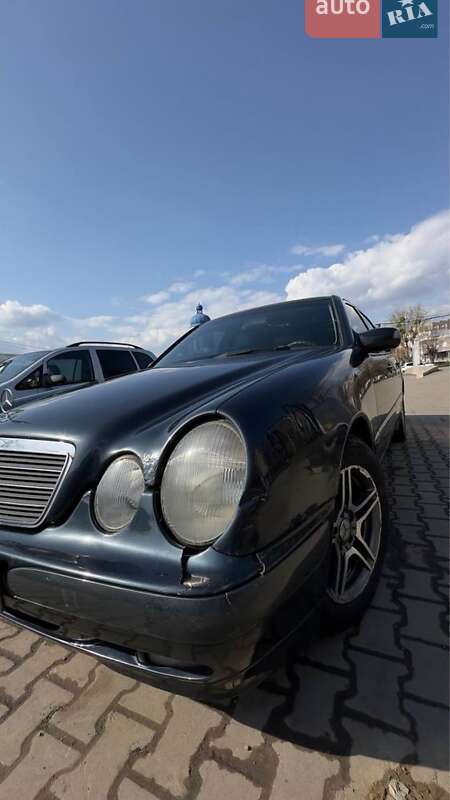 Седан Mercedes-Benz E-Class 2000 в Черновцах фото Седан Mercedes-Benz E-Class 2000 в Черновцах
