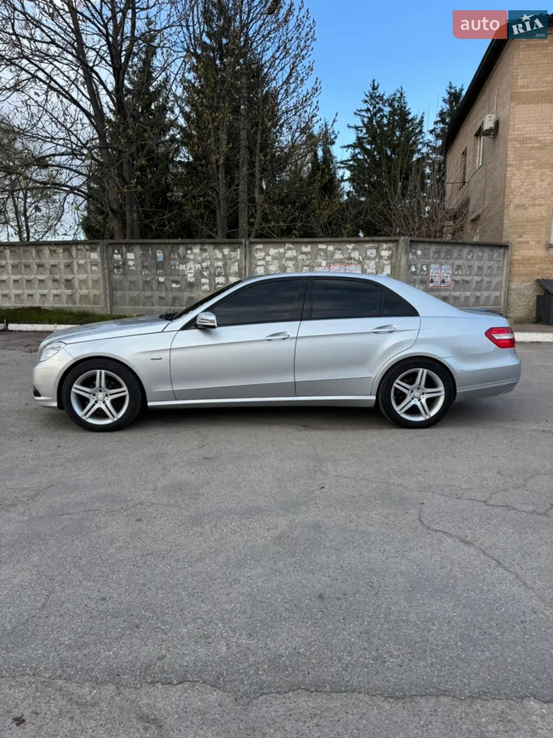 2011 Mercedes-Benz E-klasse - мініатюра 2
