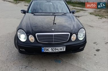 Універсал Mercedes-Benz E-Class 2004 в Вараші