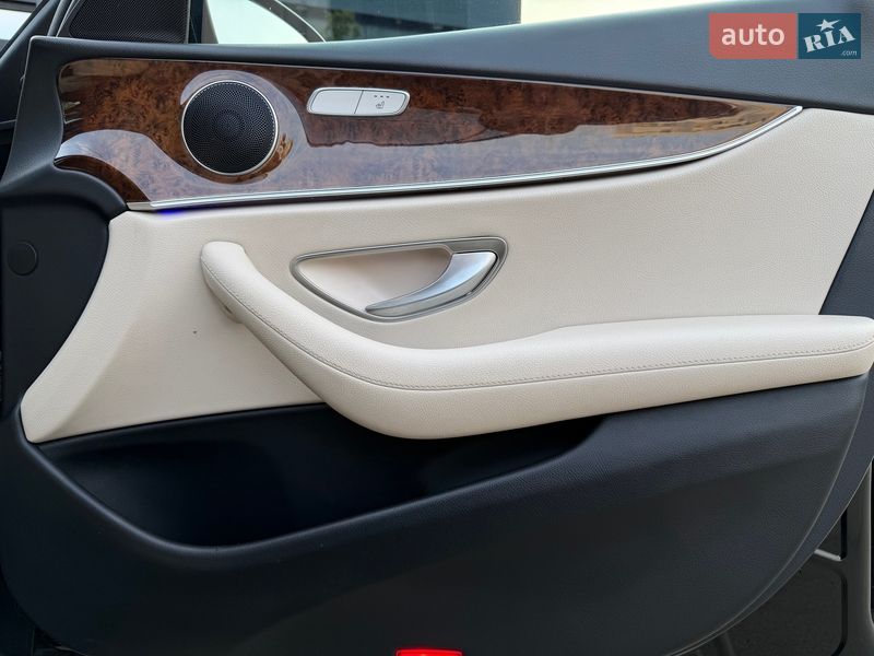 Седан Mercedes-Benz E-Class 2016 в Киеве