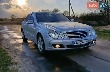 Седан Mercedes-Benz E-Class 2007 в Сарнах