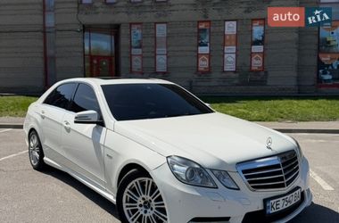 Седан Mercedes-Benz E-Class 2012 в Дніпрі