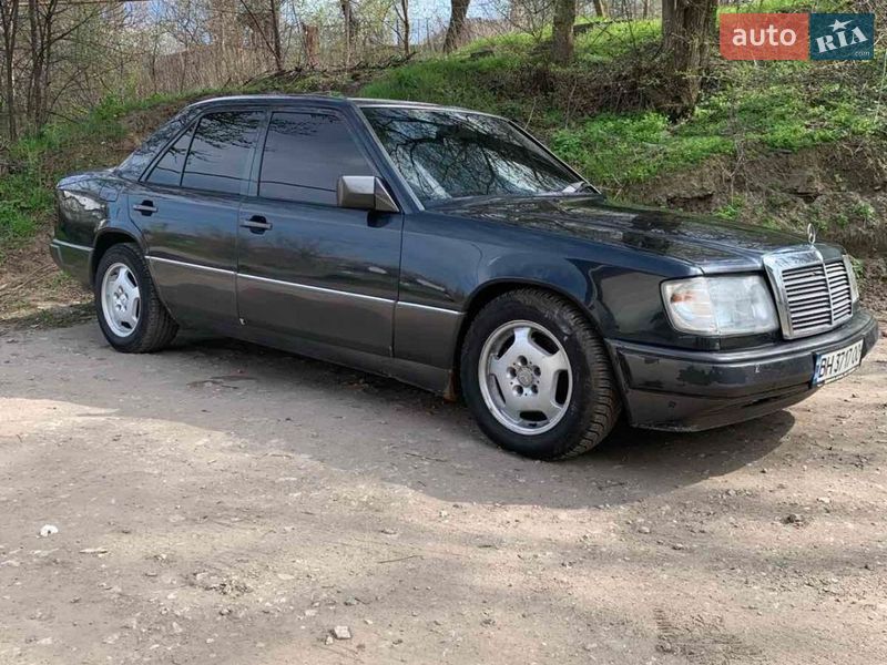 Mercedes-Benz E-Class 1988