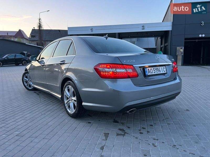 Mercedes-Benz E-Class 2010