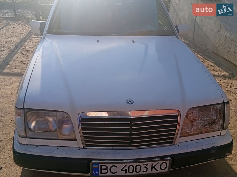 Mercedes-Benz E-Class 1993