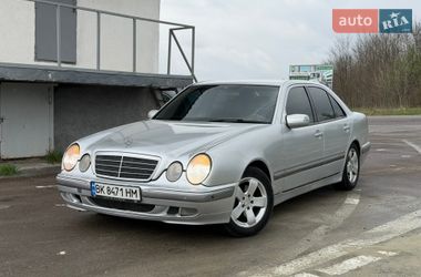 Седан Mercedes-Benz E-Class 2000 в Дрогобыче