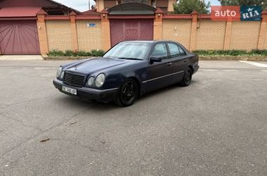 Седан Mercedes-Benz E-Class 1999 в Николаеве