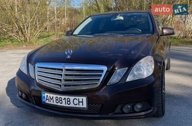 Седан Mercedes-Benz E-Class 2009 в Звягеле