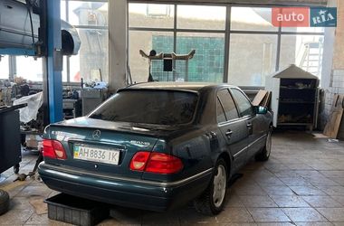 Седан Mercedes-Benz E-Class 1999 в Ужгороде