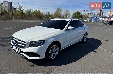 Седан Mercedes-Benz E-Class 2017 в Киеве