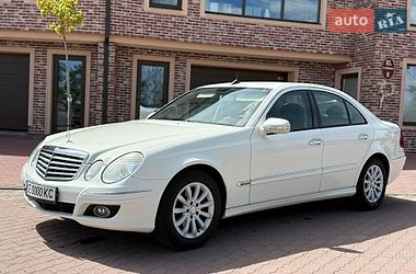 Седан Mercedes-Benz E-Class 2008 в Черновцах