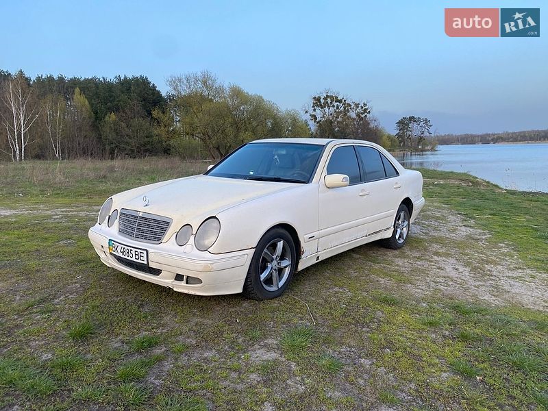 Mercedes-Benz E-Class 2000