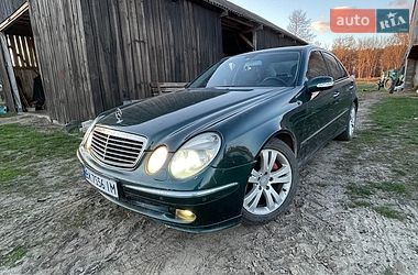 Седан Mercedes-Benz E-Class 2002 в Сарнах