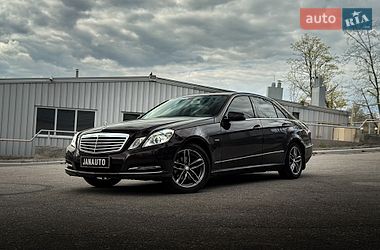 Седан Mercedes-Benz E-Class 2011 в Харькове