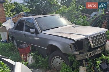 Седан Mercedes-Benz E-Class 1992 в Дубровиці