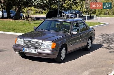 Седан Mercedes-Benz E-Class 1994 в Ровно