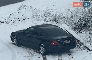 Седан Mercedes-Benz E-Class 2004 в Міжгір'ї