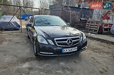 Седан Mercedes-Benz E-Class 2012 в Киеве