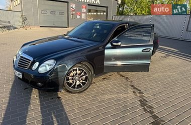 Седан Mercedes-Benz E-Class 2002 в Олександрії